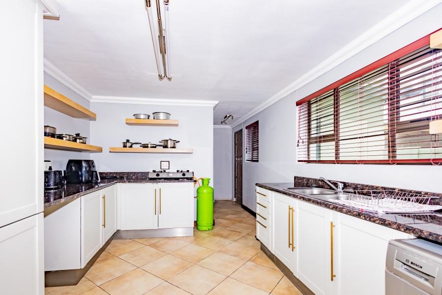 4 Bedroom Property for Sale in Haasendal Western Cape